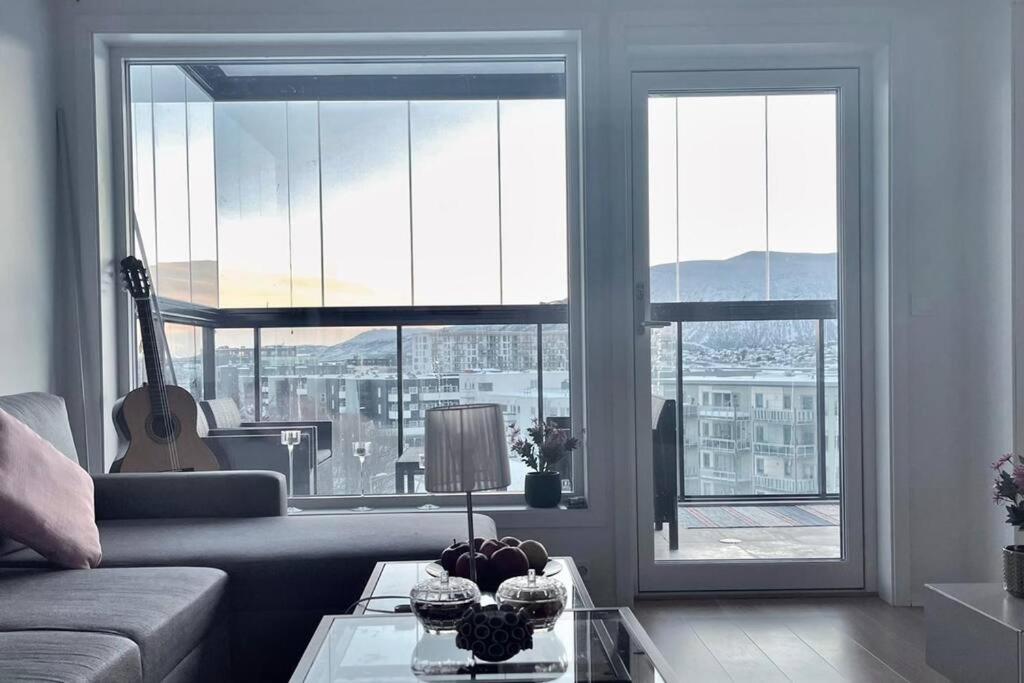 New Magnificent View Apartment Near The Centre Tromsø Extérieur photo